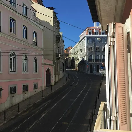 Lapa 82 Bed & Breakfast 4*
