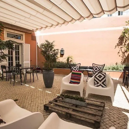 Lapa 82 Bed & Breakfast 4*